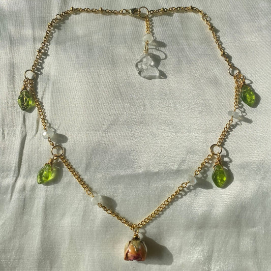 cas - mini rose necklace